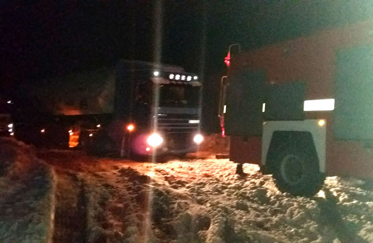 Вісті з Полтави - За добу на автошляхах Полтавщини рятувальники надали допомогу 127 громадянам