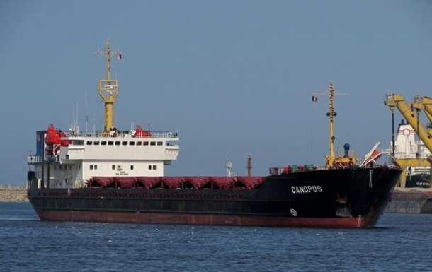 В Керченском проливе с судна эвакуируют украинца