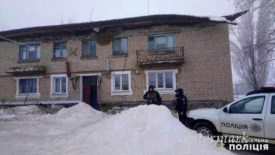 На Донбассе обвалилась кров многоквартирного дома: фото с места ЧП