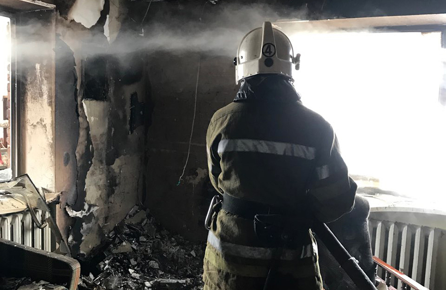 Вісті з Полтави - Під Полтавою пожежні витягли чоловіка з палаючої квартири