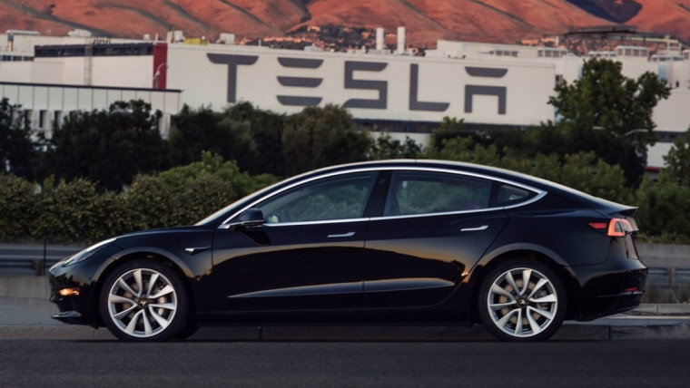 Tesla сжала штат американского отдела доставки на 65% из-за слабых торговель своих электромобилей