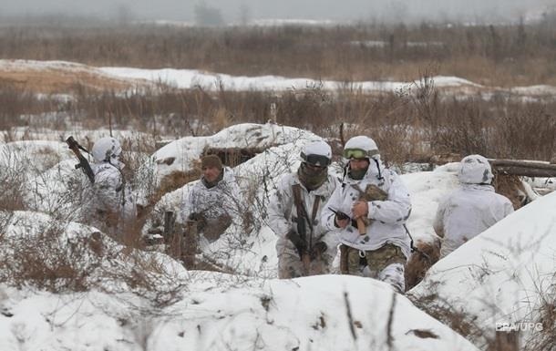 Сутки на Донбассе: ранены трое военных