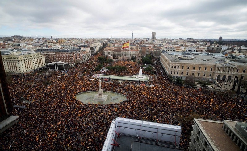 45 тысяч человек вышли на демонстрацию в Мадриде против уступок Каталонии