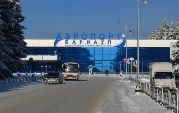 В аэропорту Барнаула обрушился трап, пострадали пять человек