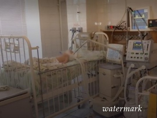 Три остановки сердца и ушибы органов: лекари спасают ребятенка после неудачных «игр» с отчимом(видео)
