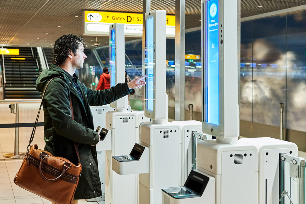 В аэропорту Амстердама взялись использовать распознаватели лиц