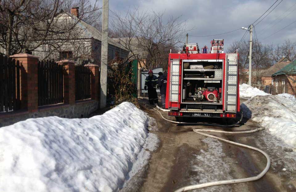 Вісті з Полтави - У Полтаві рятувальники ліквідували пожежу у провулку Глибокому