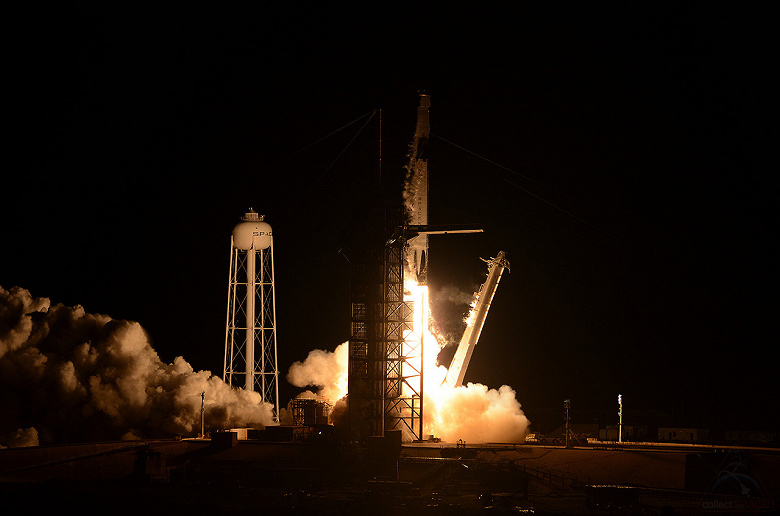 SpaceX впервинку запустила космический корабль Crew Dragon к МКС