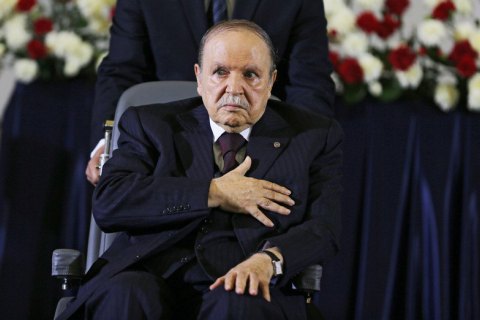 82-летний президент Алжира пошел на пятый срок