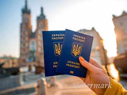 Украинцы стали жиже оформлять биометрические загранпаспорта