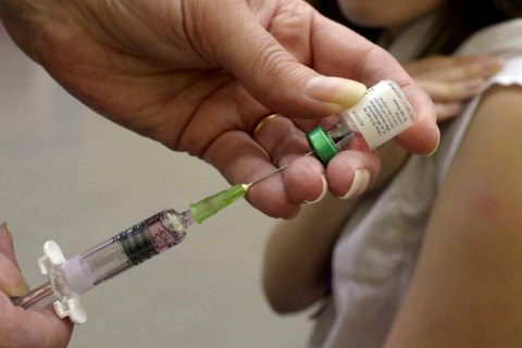 Facebook и Instagram будут биться с фейками о вакцинации