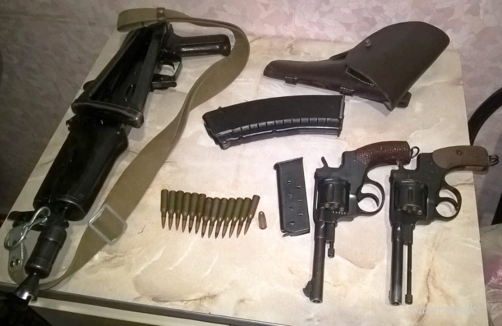 Вісті з Полтави - Працівник поліції отримав вирок за торгівлю зброєю, яку організував разом з полковником міліції та колишнім засудженим
