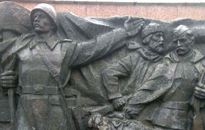 В Ровно повредили монумент Вечной Славы