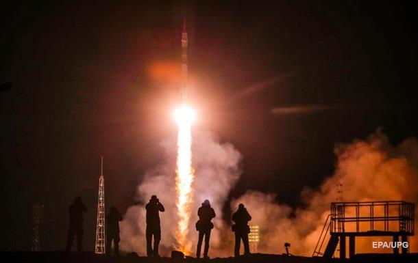 Россия успешно запустила ракету с экипажем для МКС