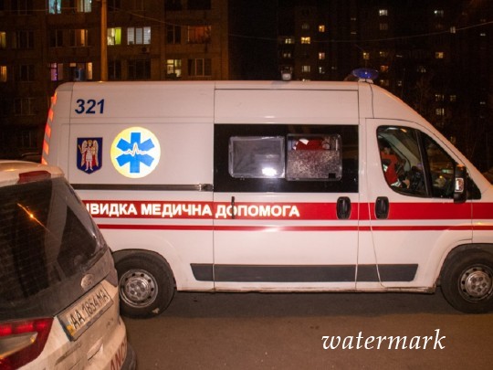 В Киеве погиб парень, вывалившийся из балкона многоэтажки(видео)