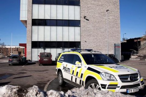 В начальной школе Осло ученик с ножом и вилкой напал на учителя