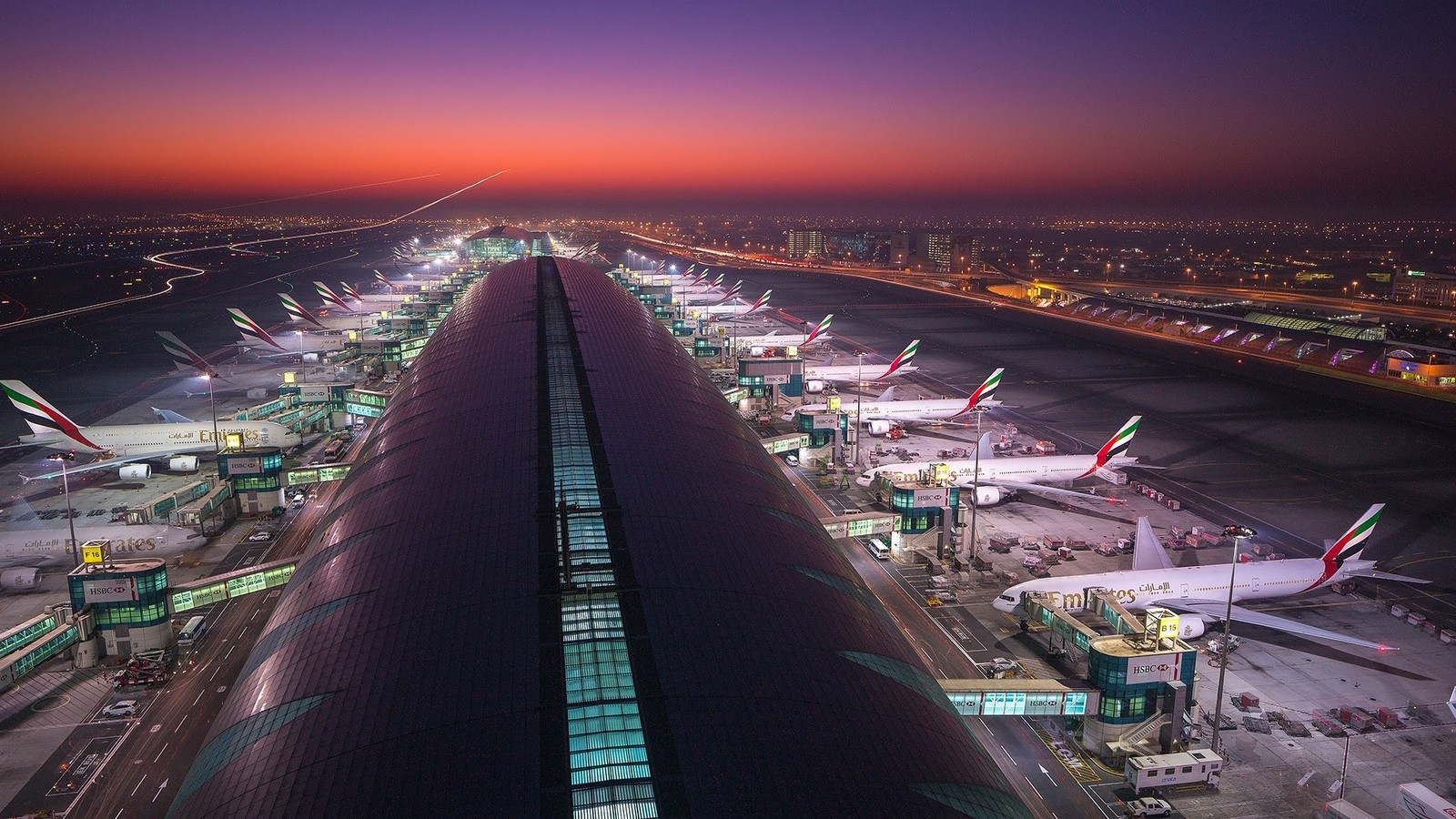 Из-за ремонта аэропорта Дубая ограничит работу на полтора месяца