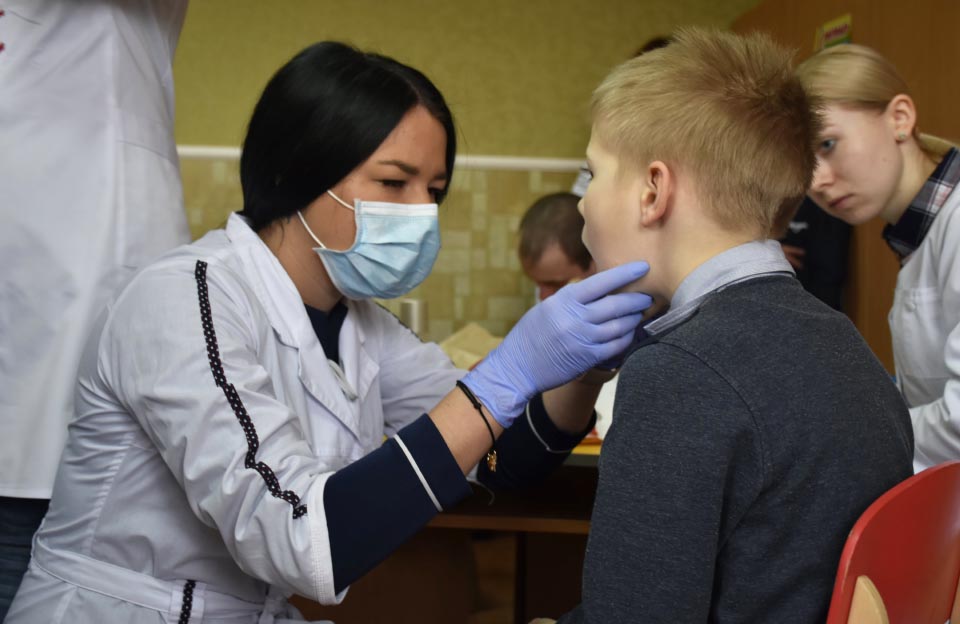 Вісті з Полтави - Учні Розсошенської гімназії протягом тижня пройдуть безкоштовний стоматологічний огляд