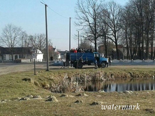На Волыни разгорается буза вкруг транспортировки школьников в кузове грузовика(фото)