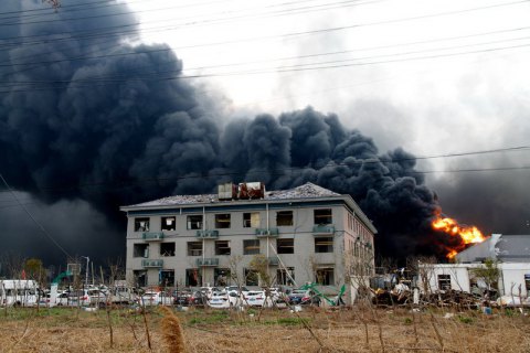 Жертвами взрыва на химзаводе в Китае стали уже 64 человека, 640 раненых