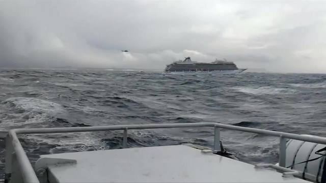 C норвежского лайнера, потерпевшего крушение возле берегов Норвегии, эвакуировали 300 пассажиров