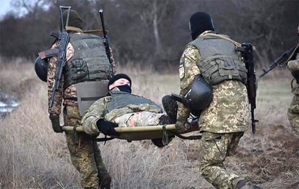 День на Донбассе: ранены двое военных