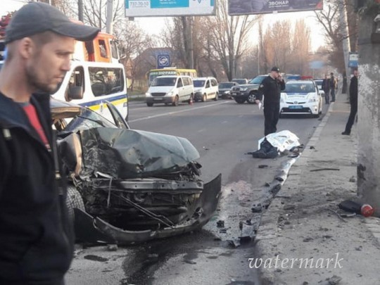 В Одессе на пешеходном переходе легковушка убила нацгвардейца, еще пять человек травмированы(фото)