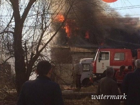 В Киеве вспыхнул масштабный пожар в жилом доме: фото и видео с места ЧП