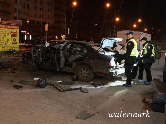 В Киеве на парковке взорвалось авто: дяде отвлекло кисть(фото, видео)