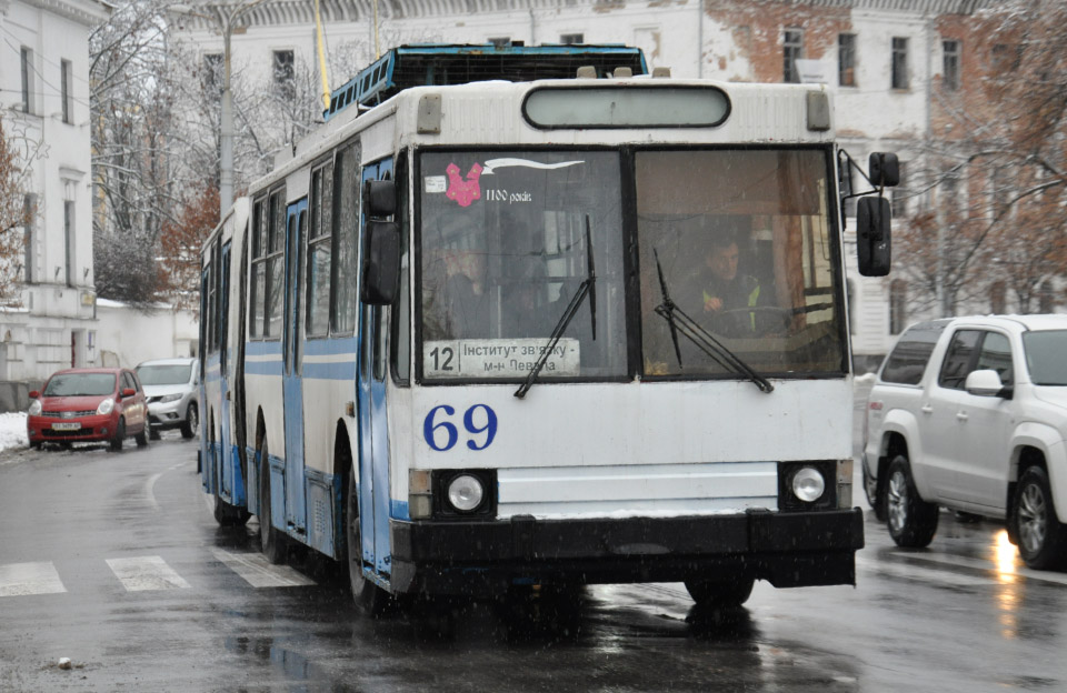 Вісті з Полтави - Фірма депутата Полтавської міськради переобладнає два тролейбуси-«гармошки» за ціною одного нового