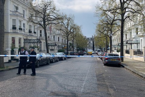 Мужчину, напавшего на авто украинского посла в Лондоне, навестили к психиатру