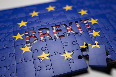В парламенте Британии поддержали инициативу Мэй об отсрочке Brexit