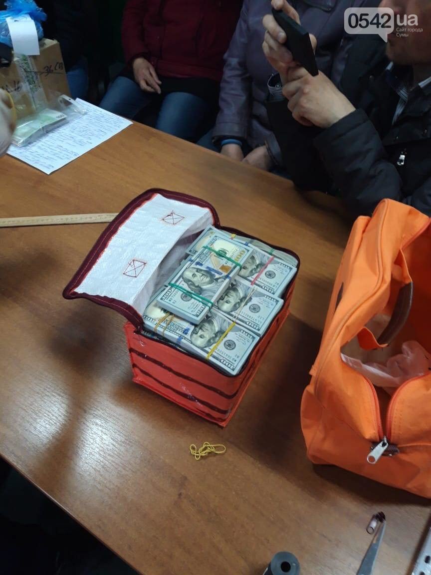 Полиция застопорила депутата в Сумской области с 380 тыс. долларов наличными