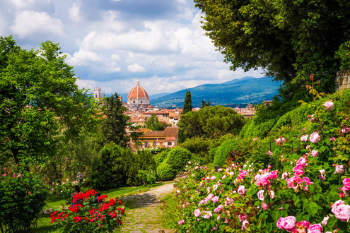 Во Флоренции отворился сад роз с японским садом