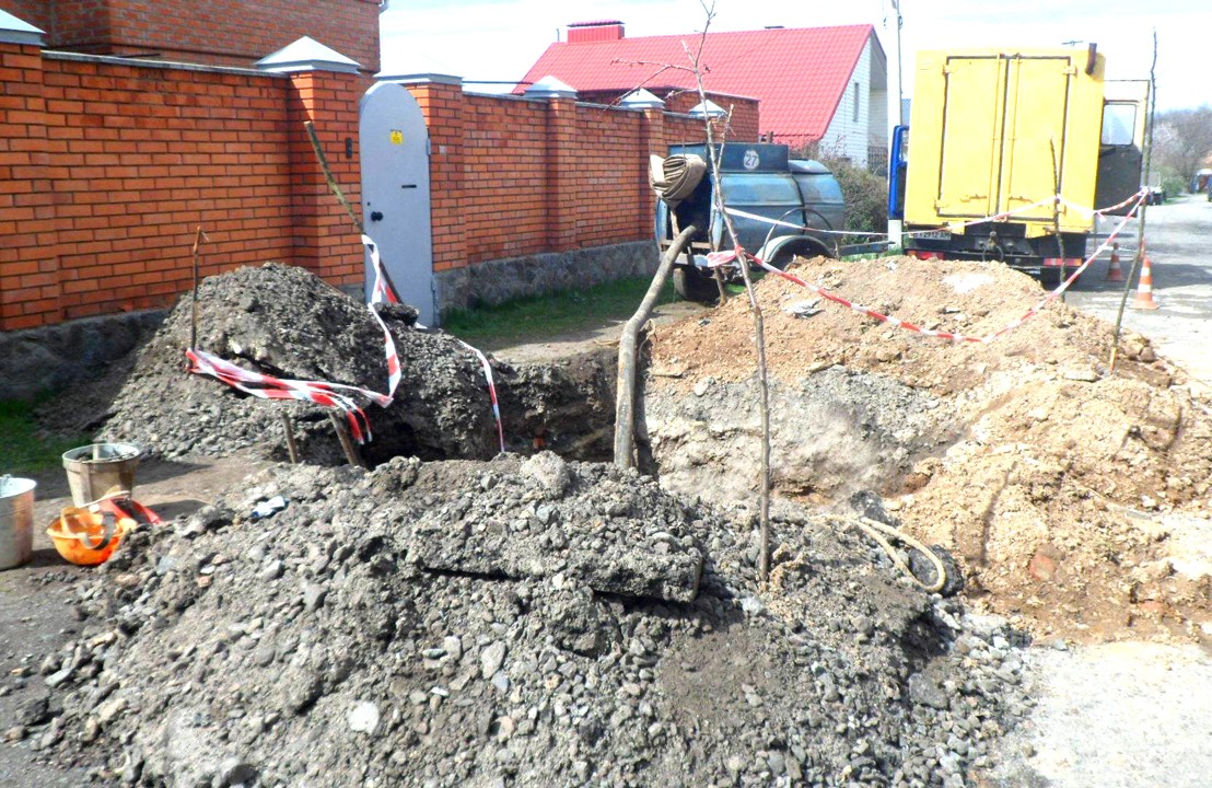 Вісті з Полтави - У селищі Яр працівники «Полтававодоканалу» відремонтували водогін