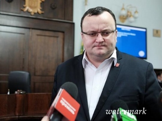 Экс-мэр Черновцов добился восстановления в должности