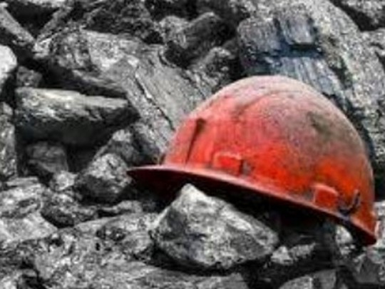 Взрыв на шахте «Схидкарбон» под Луганском: тела погибших подняли на поверхность