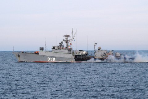 Россия проложила учения по уничтожению субмарины в Черном море