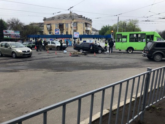 В Краматорске авто с военными столкнулось с маршруткой: есть жертвы(фото)