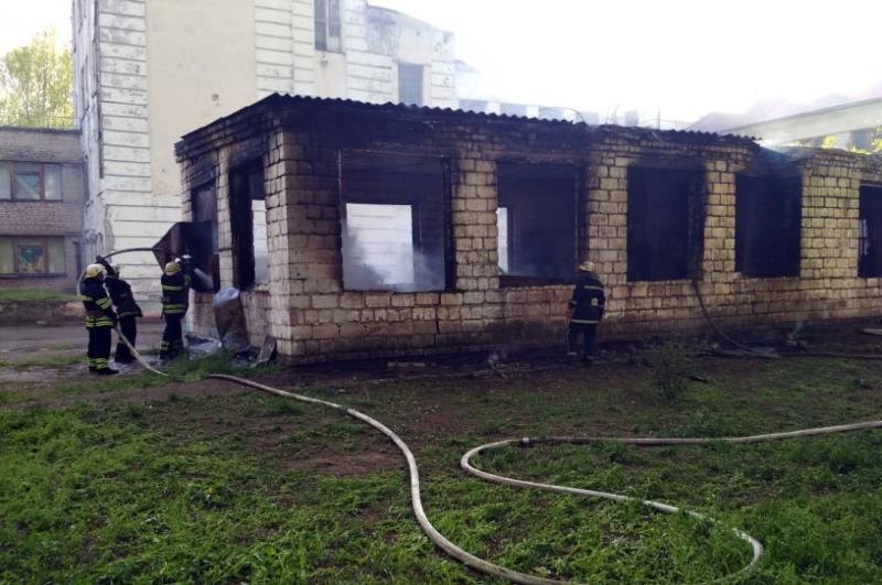В Каменском сгорела ателье на территории школы