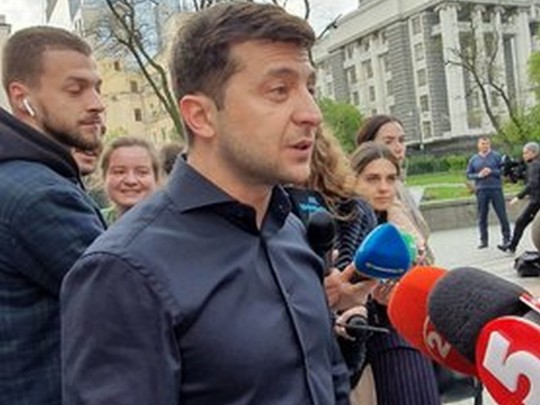 Зеленский повстречался с лидерами парламентских фракций: о чем болтали(видео)