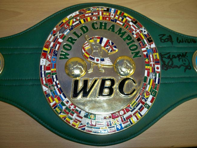 Ломаченко и Кэмпбелл - претенденты на вакантный WBC