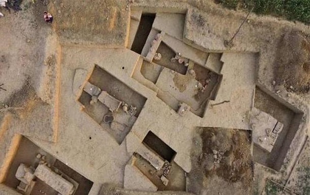 Индийские археологи вскрыли 4000-летнюю гробницу
