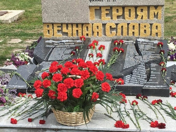 Меджлис о повреждении монумента в Крыму: основным вандалом изображает Путин