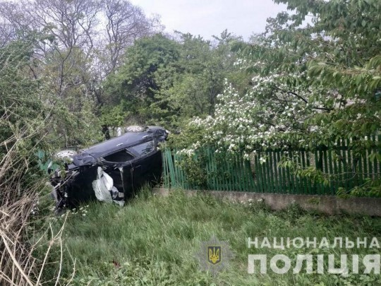 Под Одессой водитель легковушки насмерть свалил двух пенсионерок