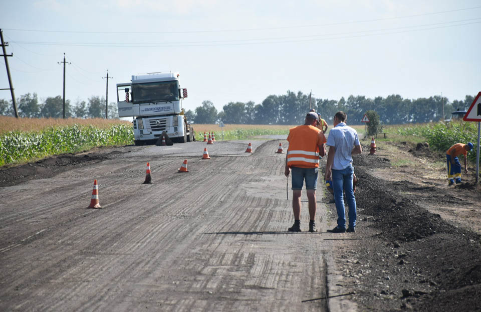 Вісті з Полтави - За рахунок чого наповнюється Державний дорожній фонд і як аграрні підприємства допомагають ремонту доріг на Полтавщині
