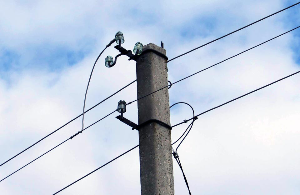 Вісті з Полтави - Внаслідок негоди на Полтавщині сталося аварійне відключення електромереж у 5 районах Полтавщини