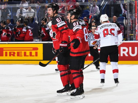 Канада на ЧМ по хоккею спаслась от поражения в матче со Швейцарией за 0,4(!)секунды до сирены(видео)