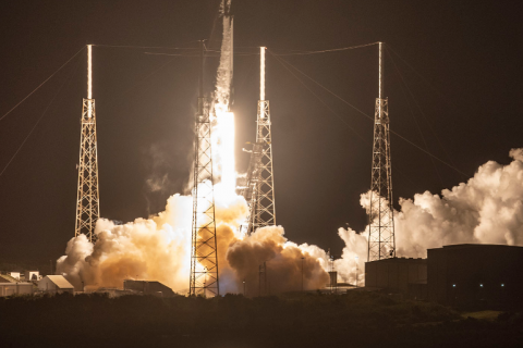 Ракета Falcon9 успешно вывела на орбиту первые 60 спутников глобальной сети Starlink