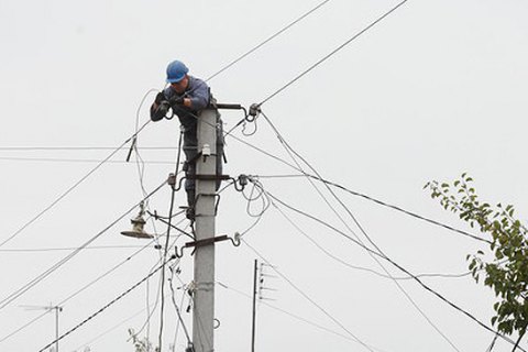 Из-за непогоды 69 населенных пунктов в 5 областях остались без электричества